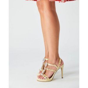 Sandalia amarilla claro