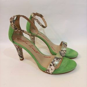 Sandalia verde Laura Amat